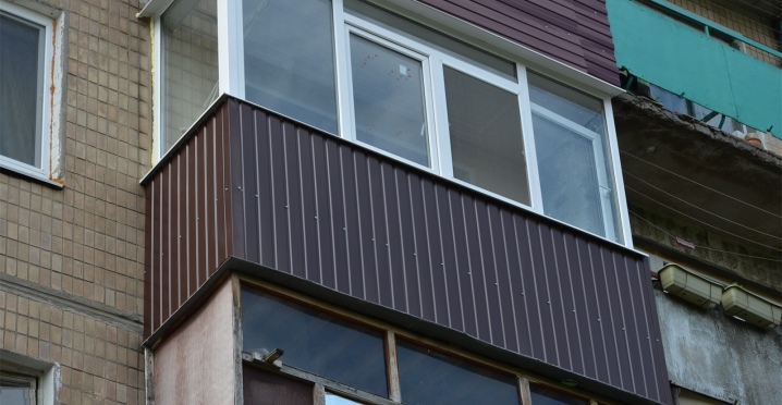 Обшить балкон (65 фото): чем изнутри и снаружи обшивают, пла.